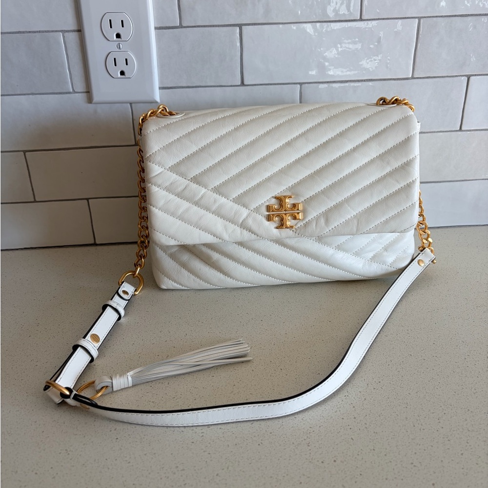 NWOT Tory Burch Kira Chevron Devon White Quilted Crossbody Bag with Gold Chain